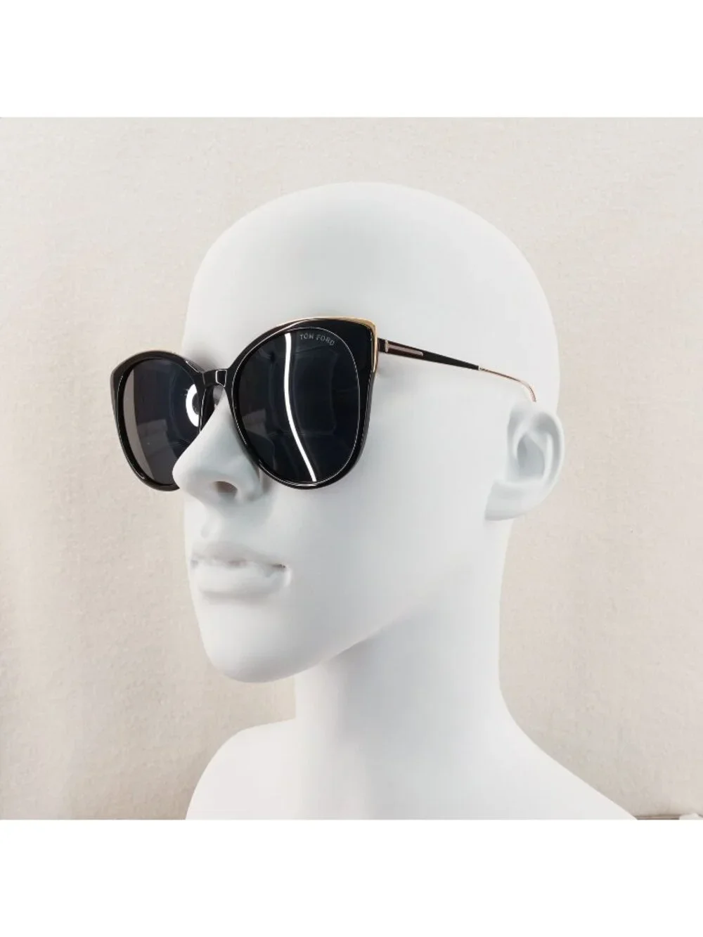 Tom Ford TF641 Round Sunglasses Black and Blue OS